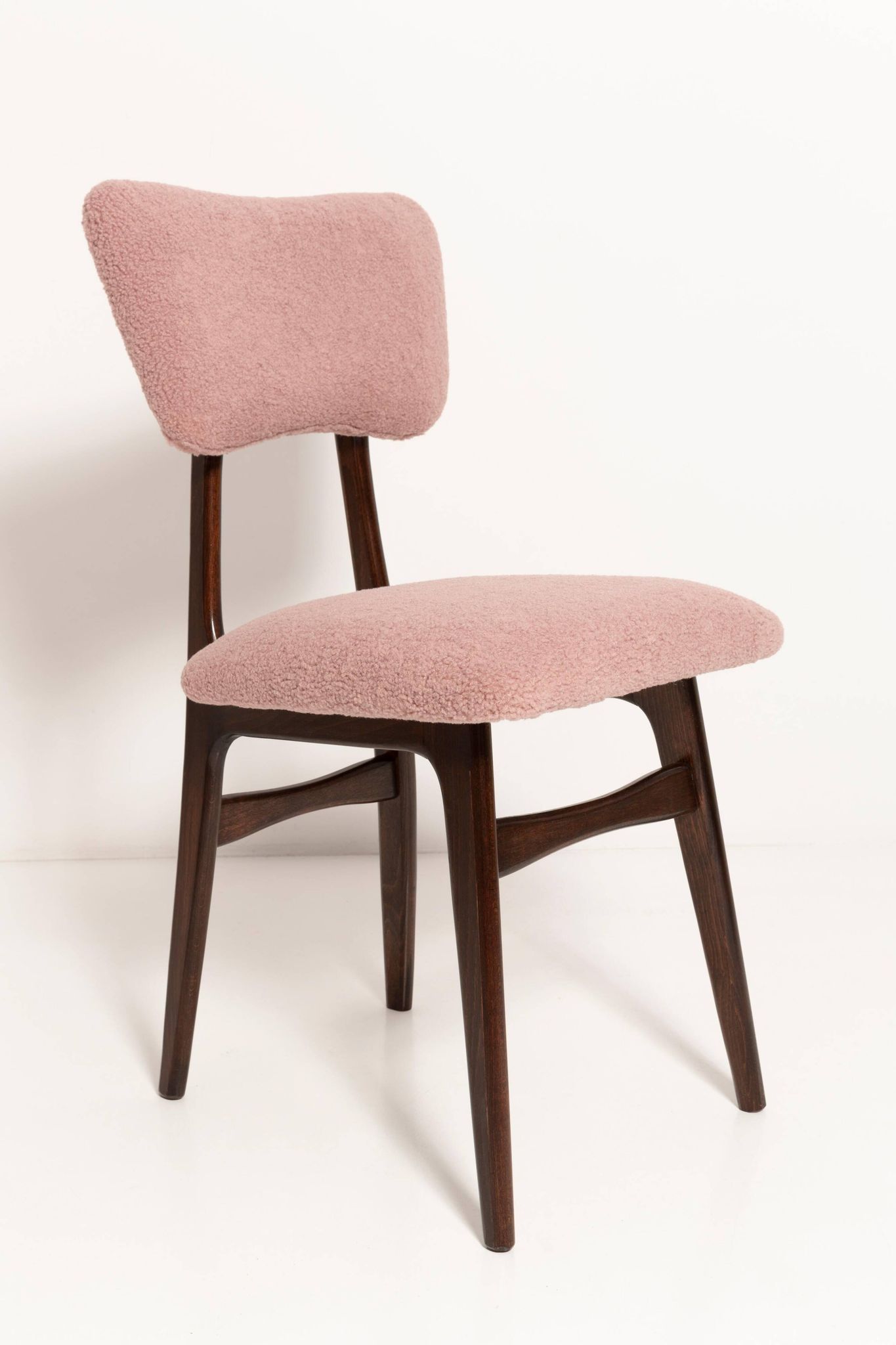 "Butterfly" dining chair in pink boucle, Europe, 1960s