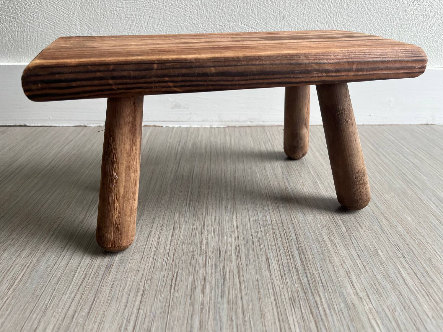 Small wooden bench / stool / step stool