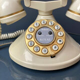 Téléphone à forme design écru et dorée