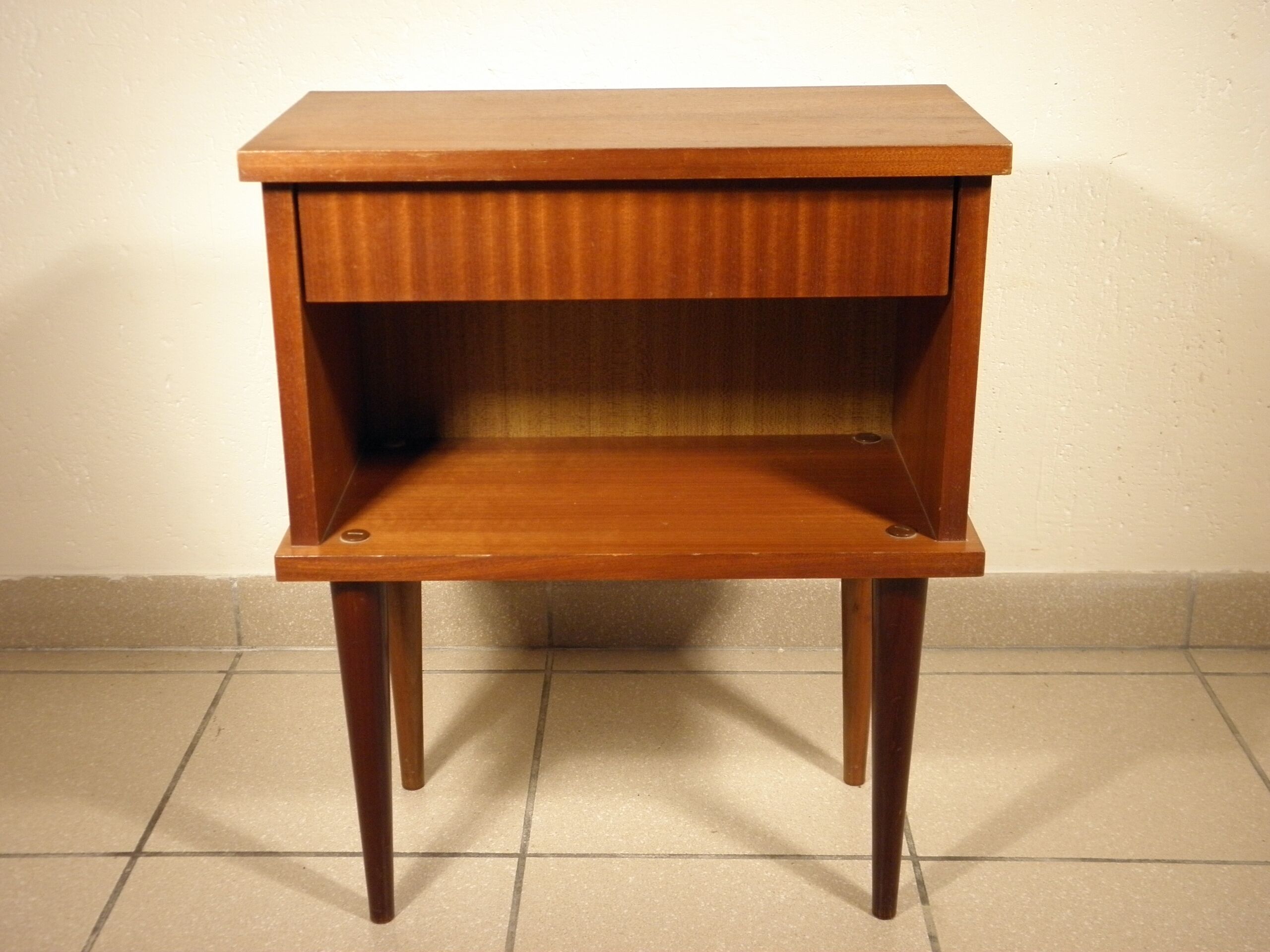 Bedside table feet spindles