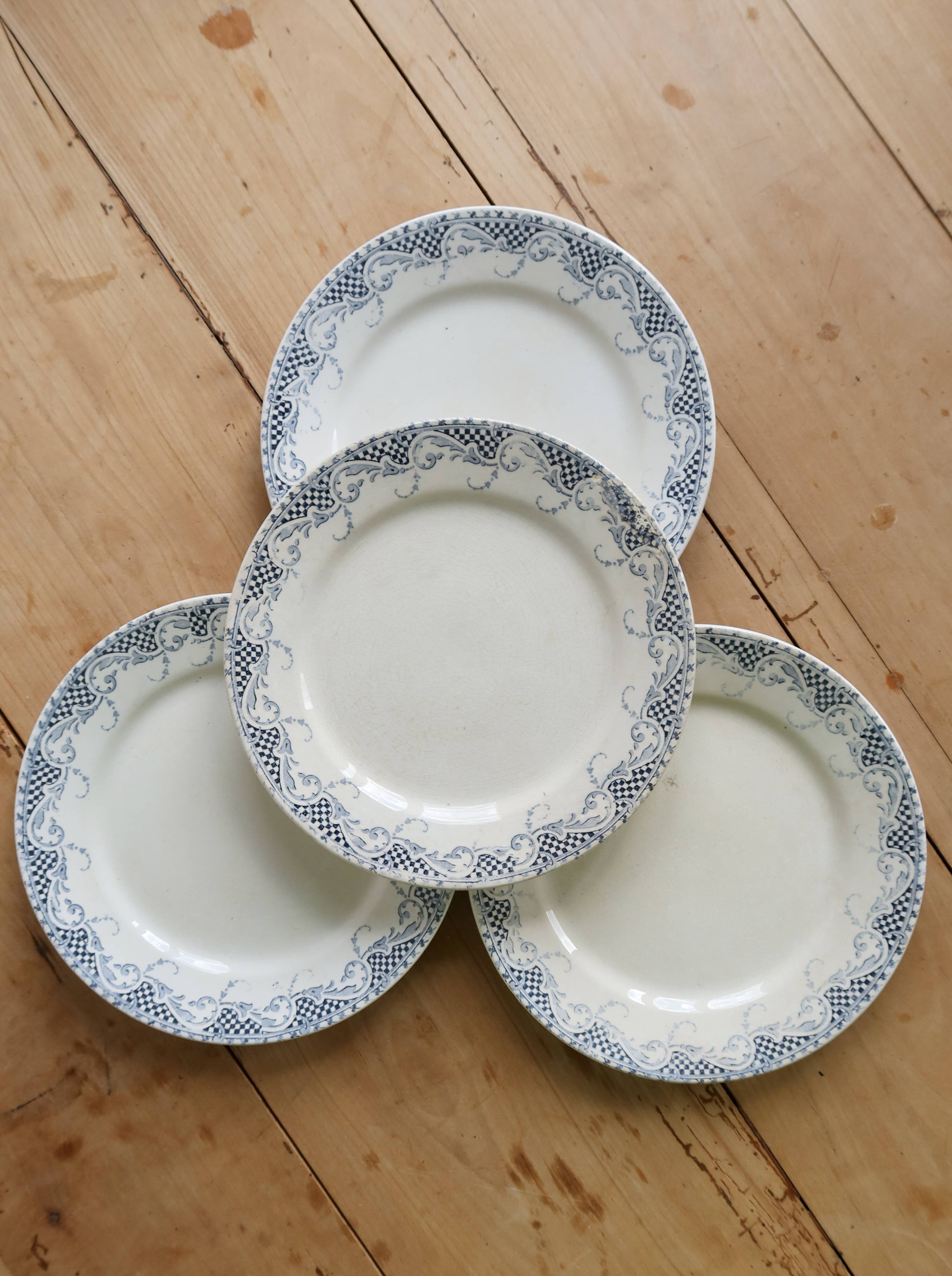 4 dessert plates from Sarreguemines U&C in the Luchon model.