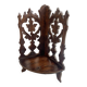 Petite étagère d’angle en bois sculpté