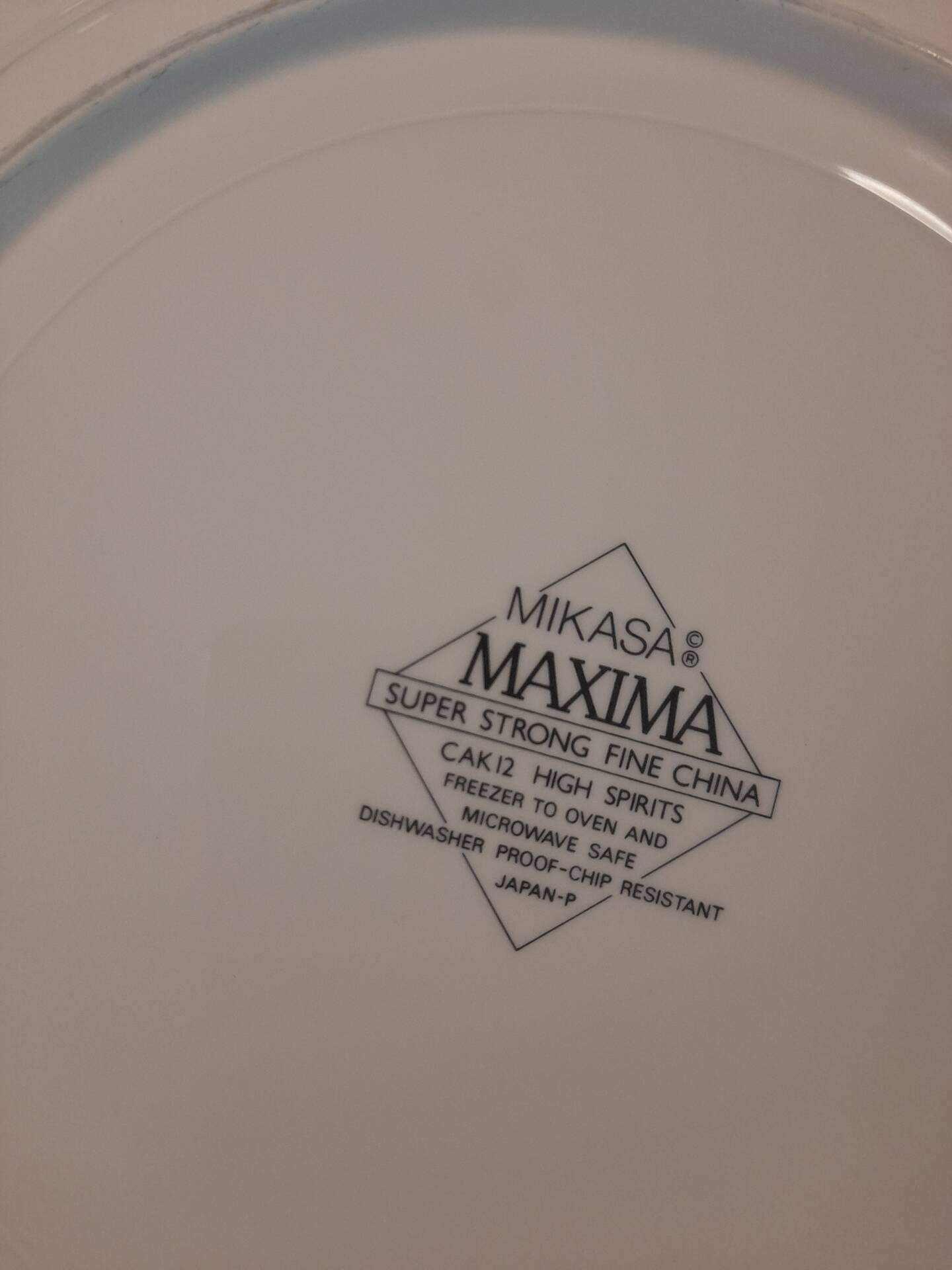3 grandes assiettes postmodernes Mikasa Maxima
