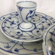 Breakfast coquetiers and porcelain plates