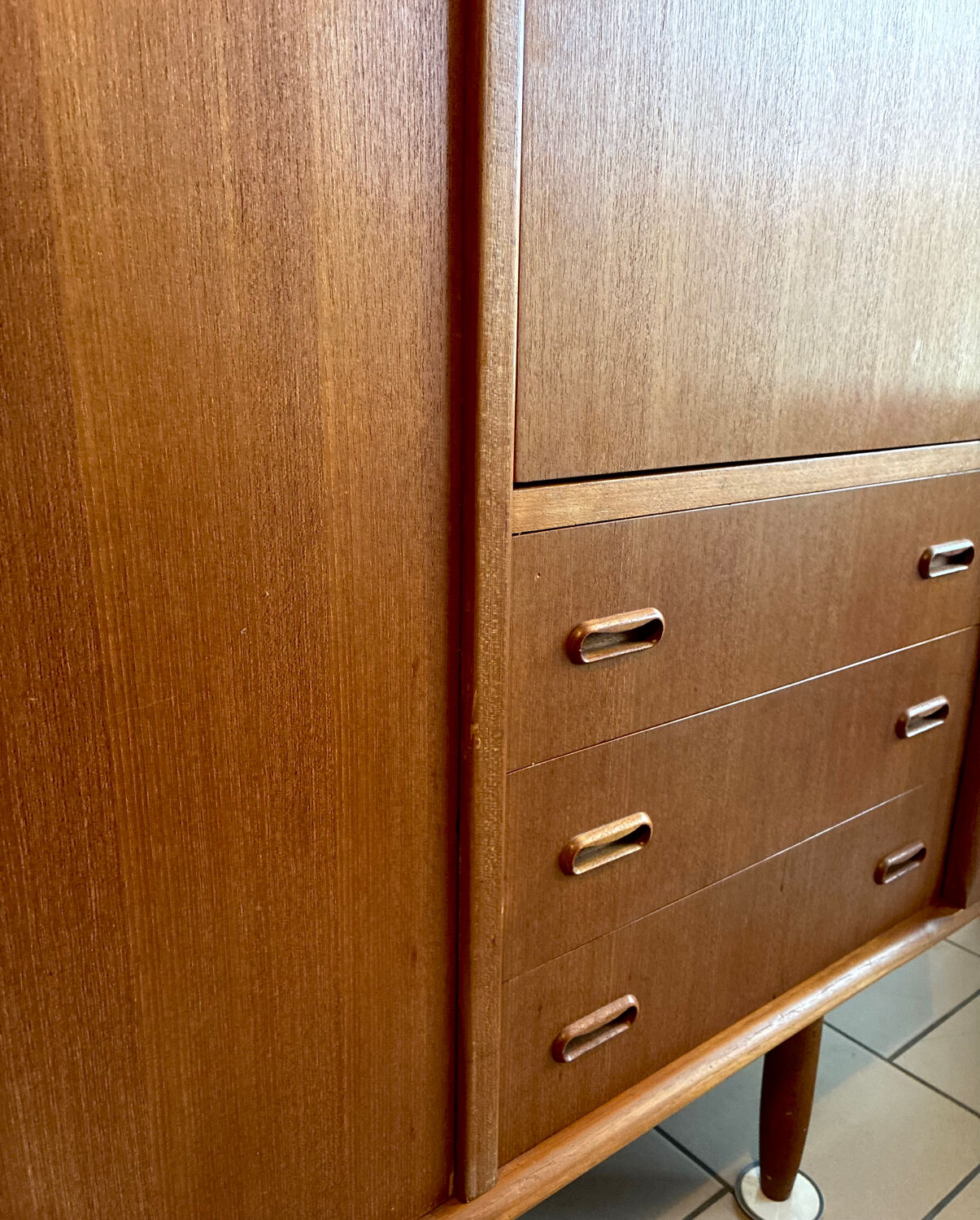 Armoire vintage scandinave en teck massif dressing 1960