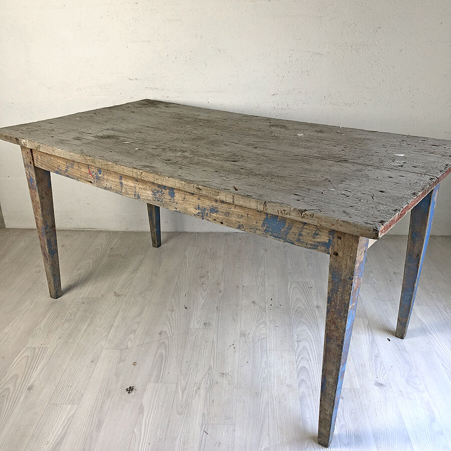 Farm table