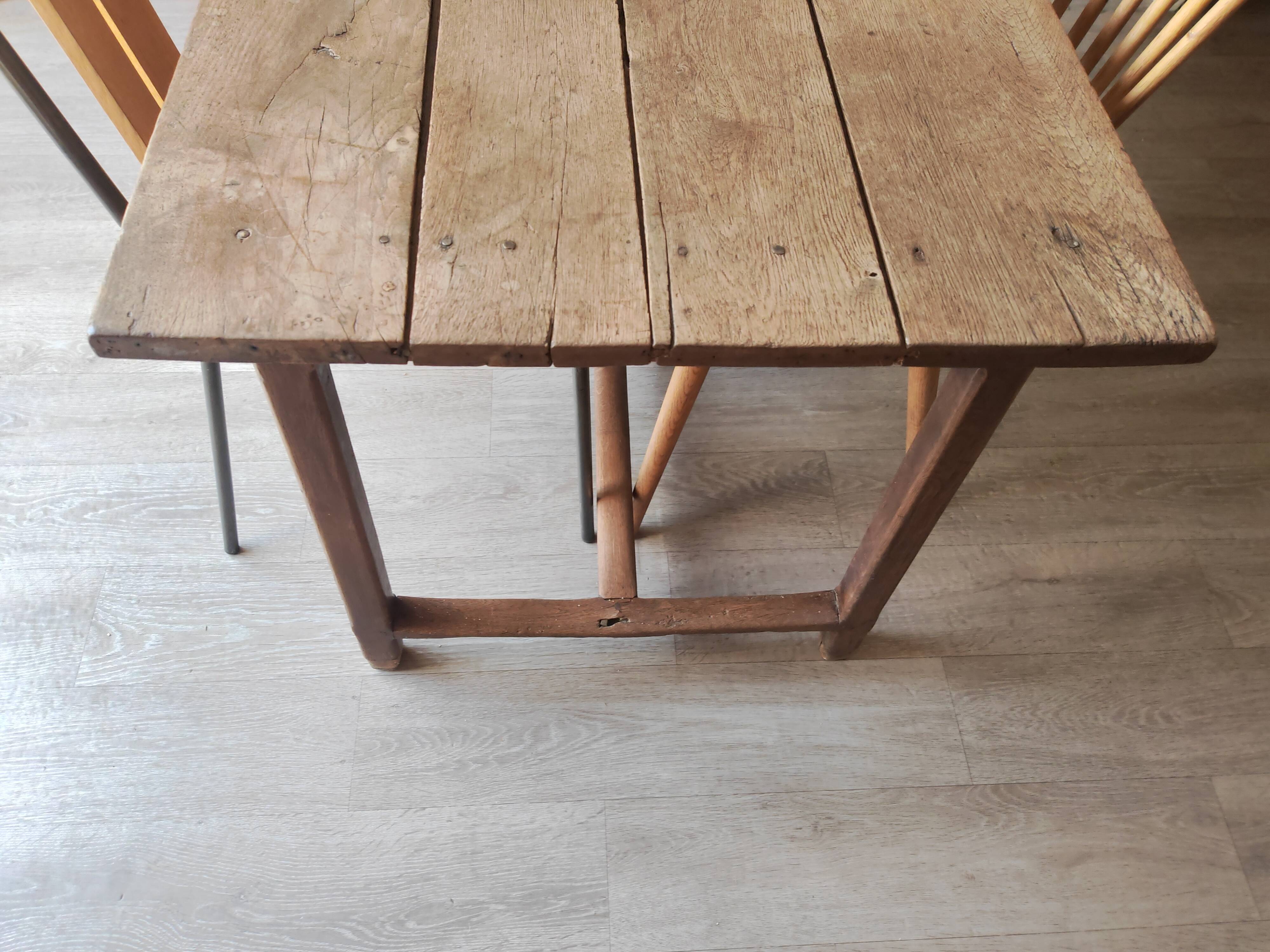 Farm table