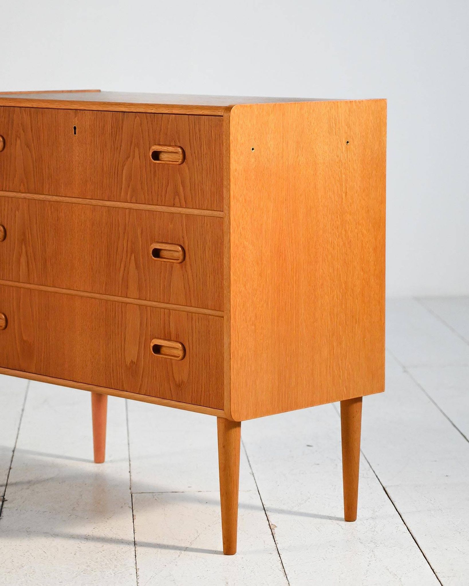 Commode en chêne scandinave, années 1960