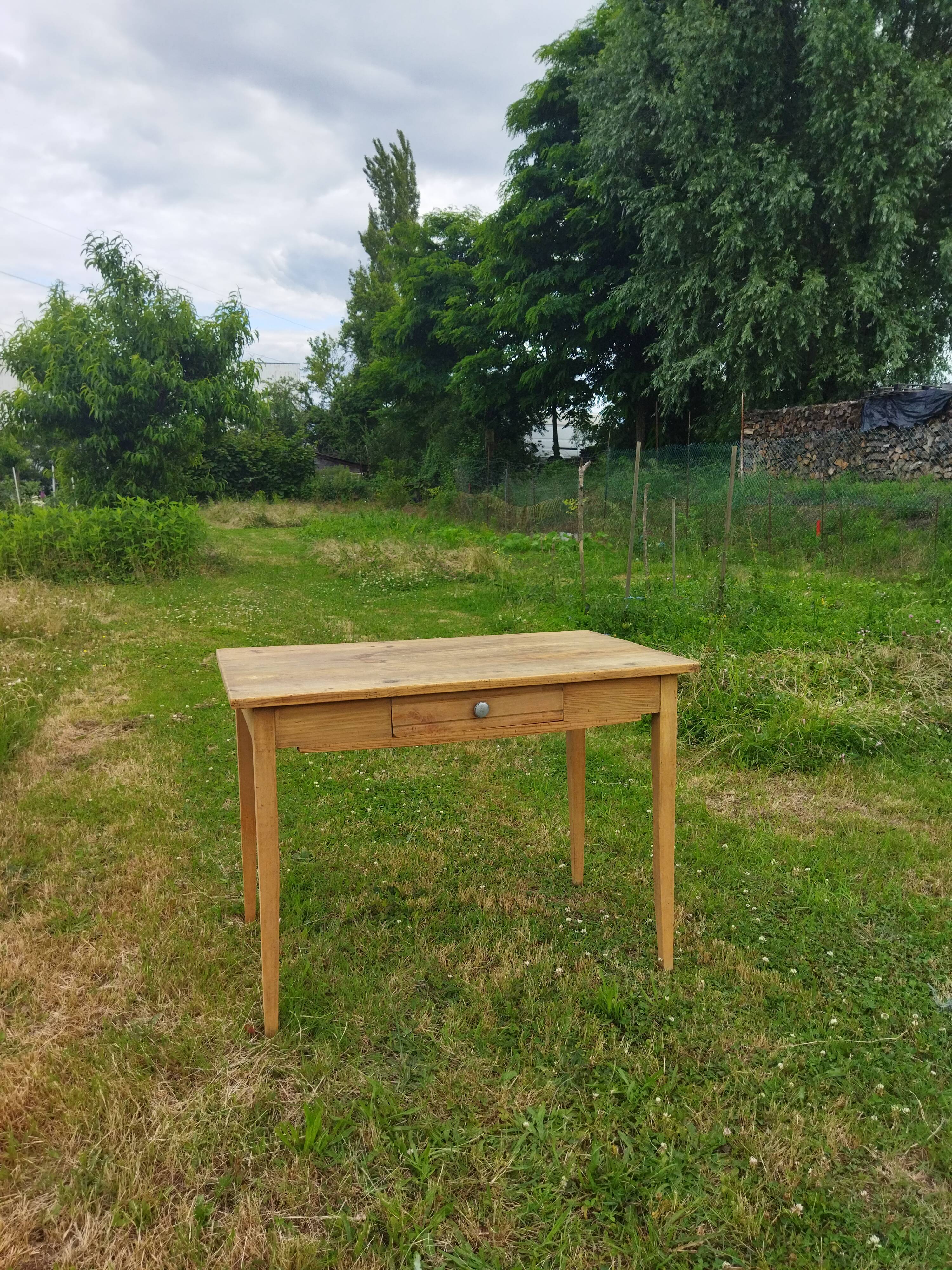 Desktop foot spindles