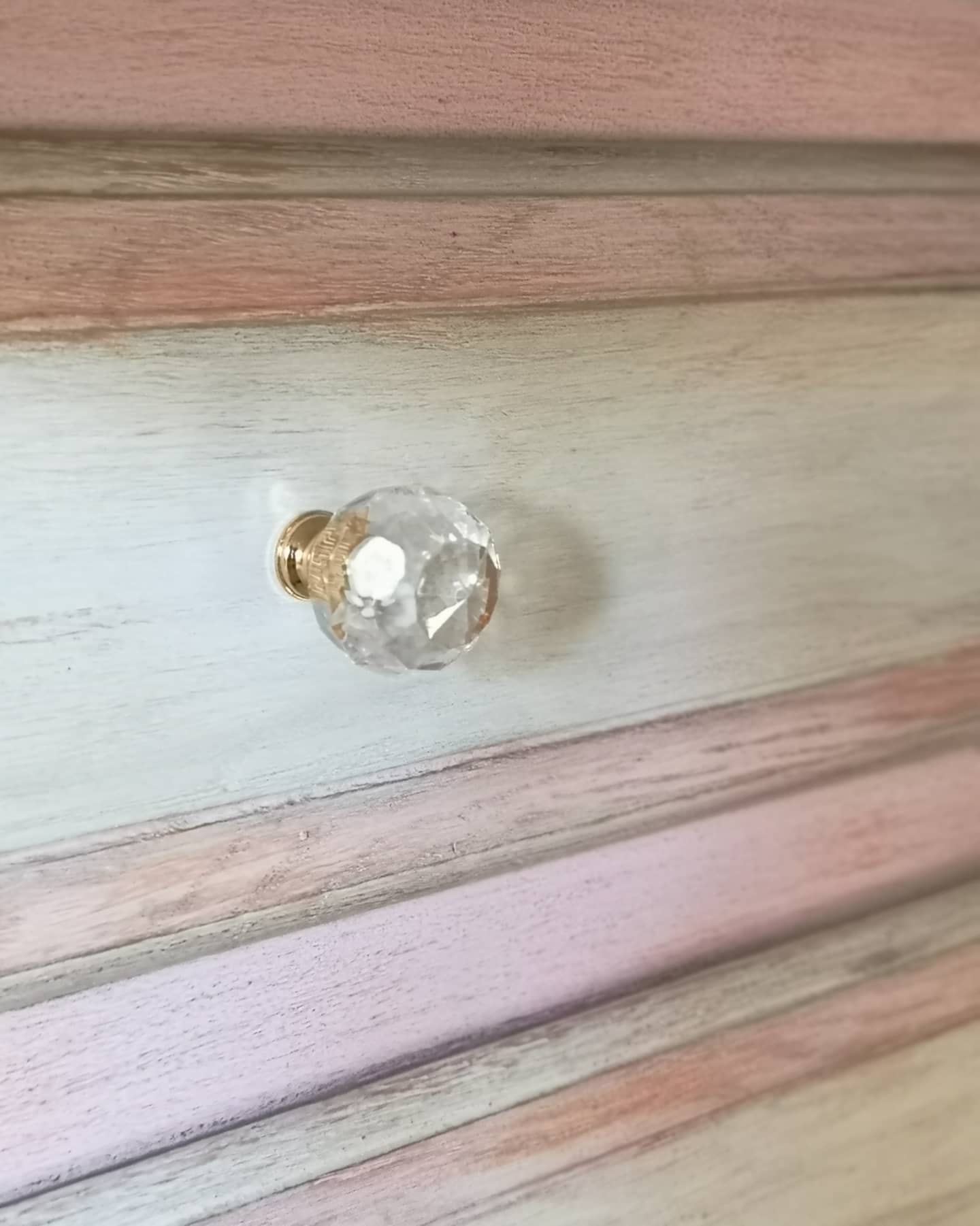 Convenient chiffonnier