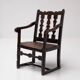 Fauteuil en chêne provincial français du XVIIIe siècle