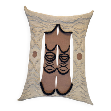 Handmade wall tapestry – brown/black organic pattern