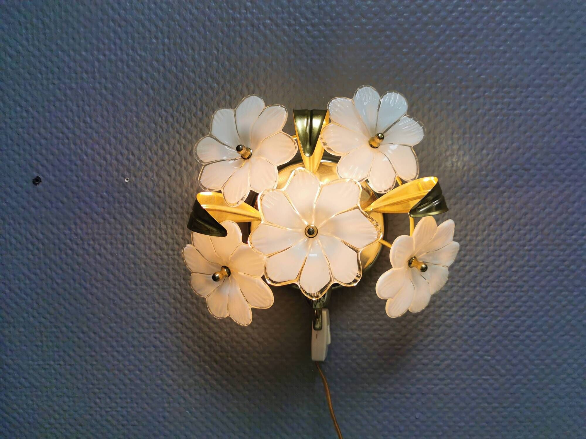 Swedish wall lamp in transparent and white glass shaped like flowers 1960s