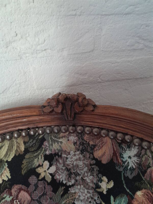 Fauteuil vintage brocante, fauteuil à tricot fleuri, classique des années 30-50.