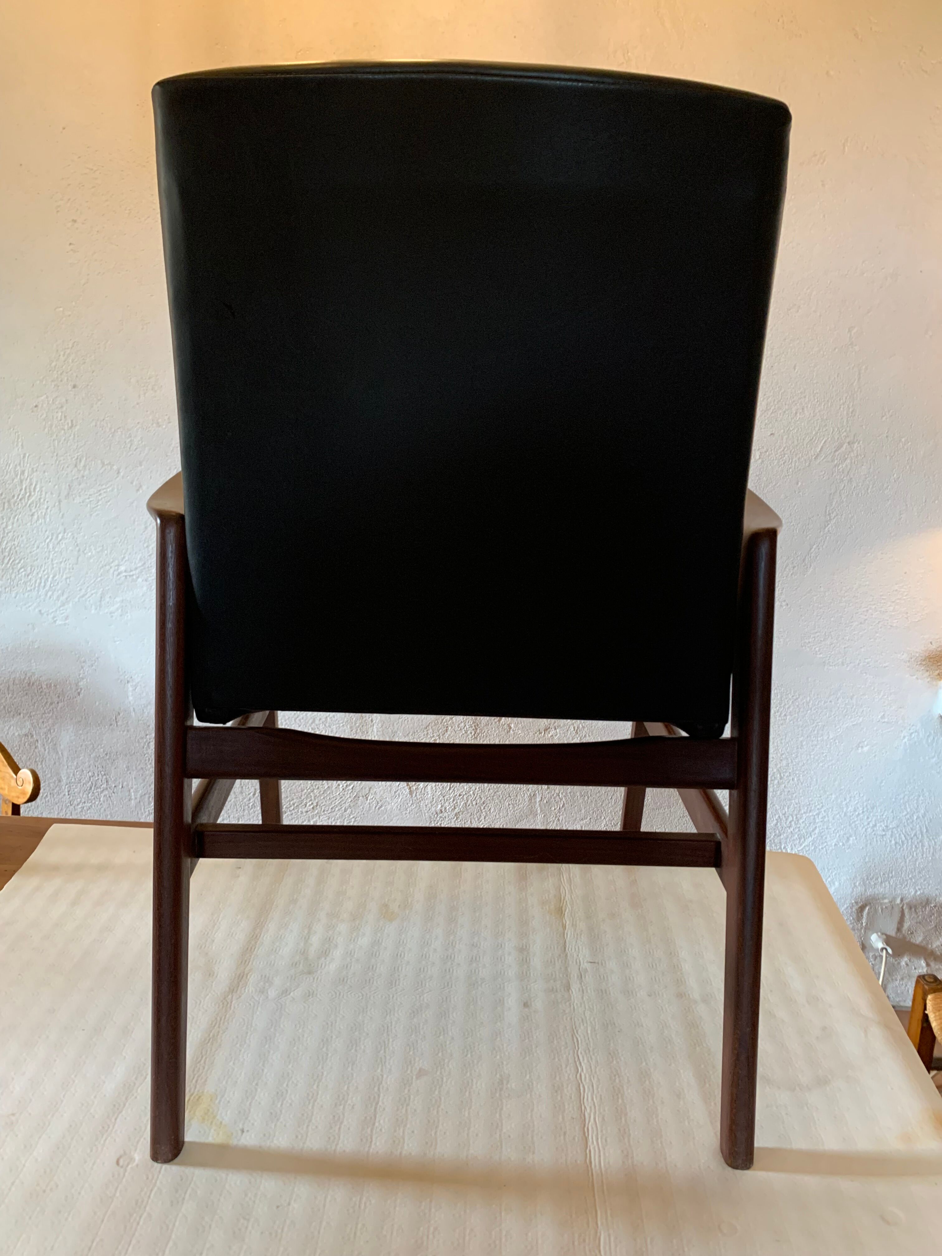 Scandinavian office chair