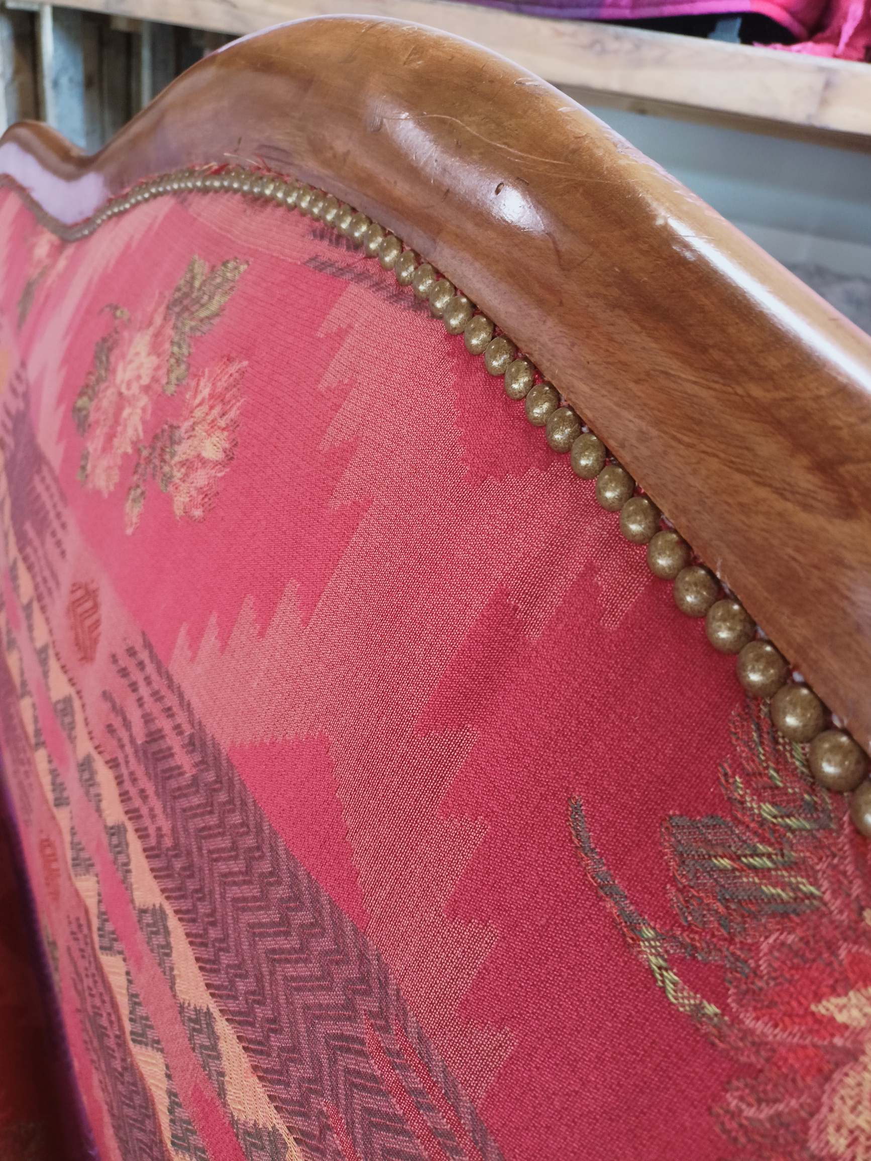 Provencal sofa in wood and fabric