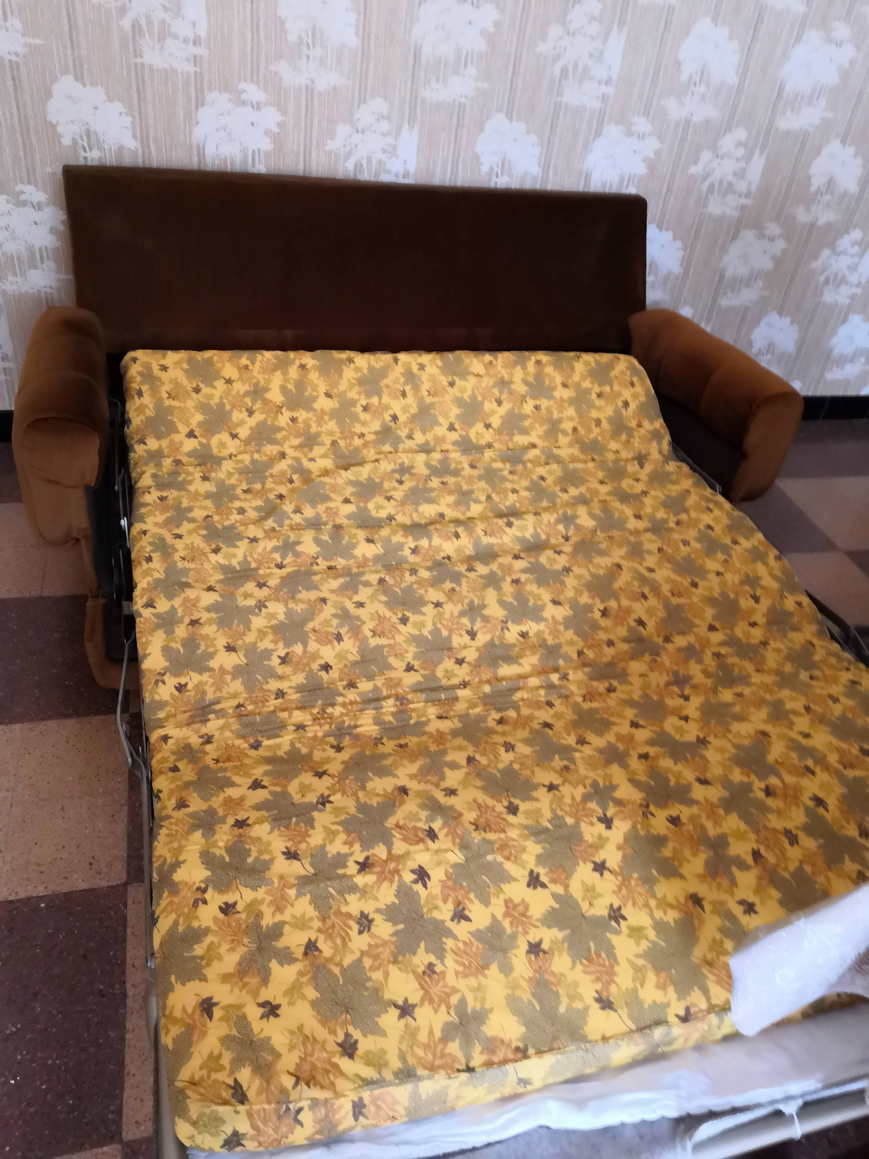 Vintage 3-seater convertible velvet toad sofa