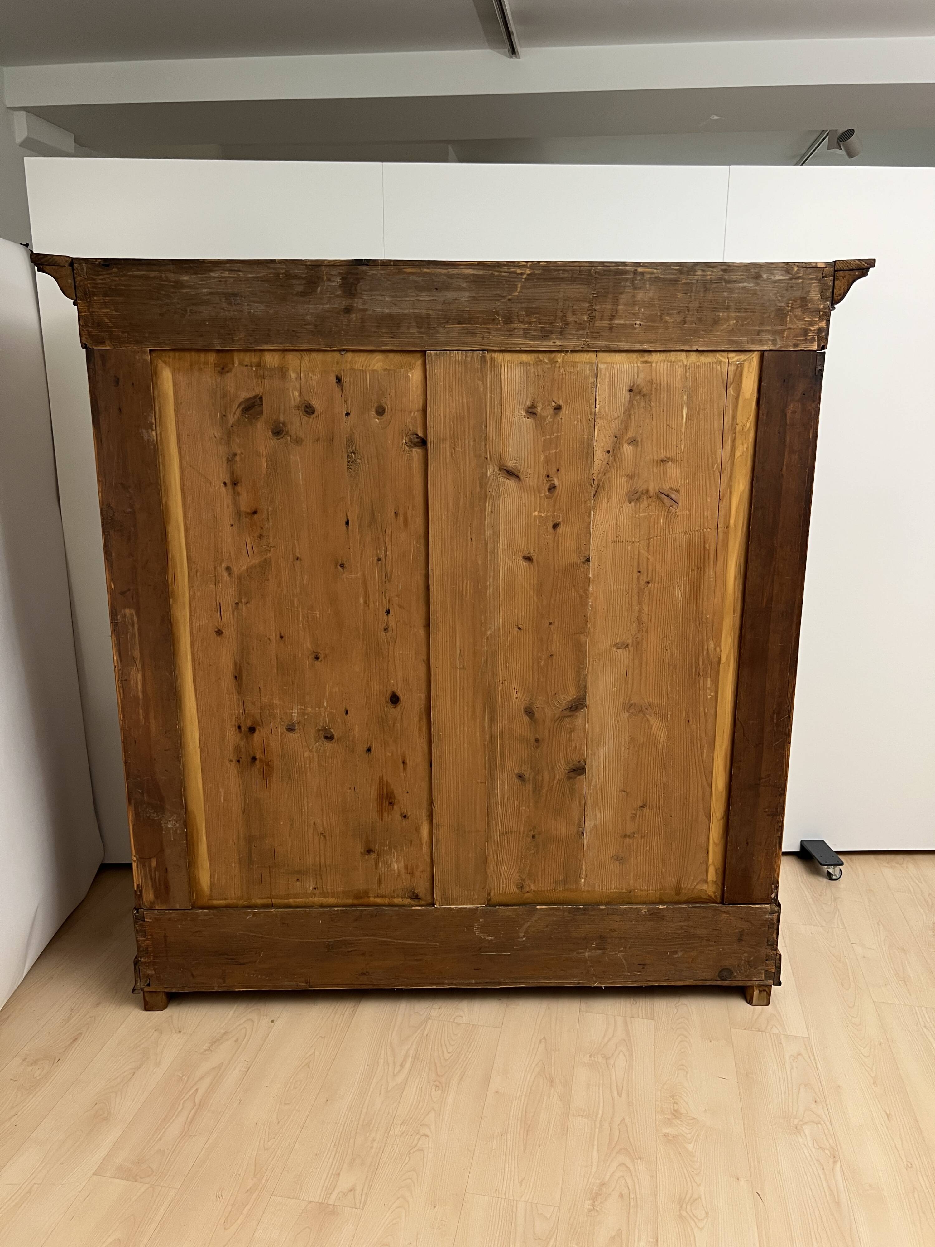 Biedermeier Wardrobe, Walnut Veneer, South Germany circa 1820