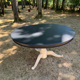 Round table