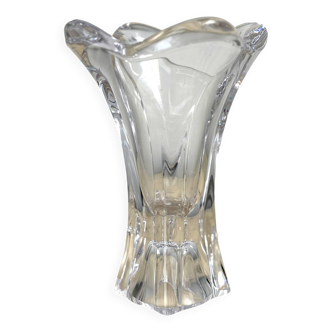 Small Bayel crystal corolla vase, sleek modern design, table decoration ch