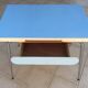 Table formica bleue