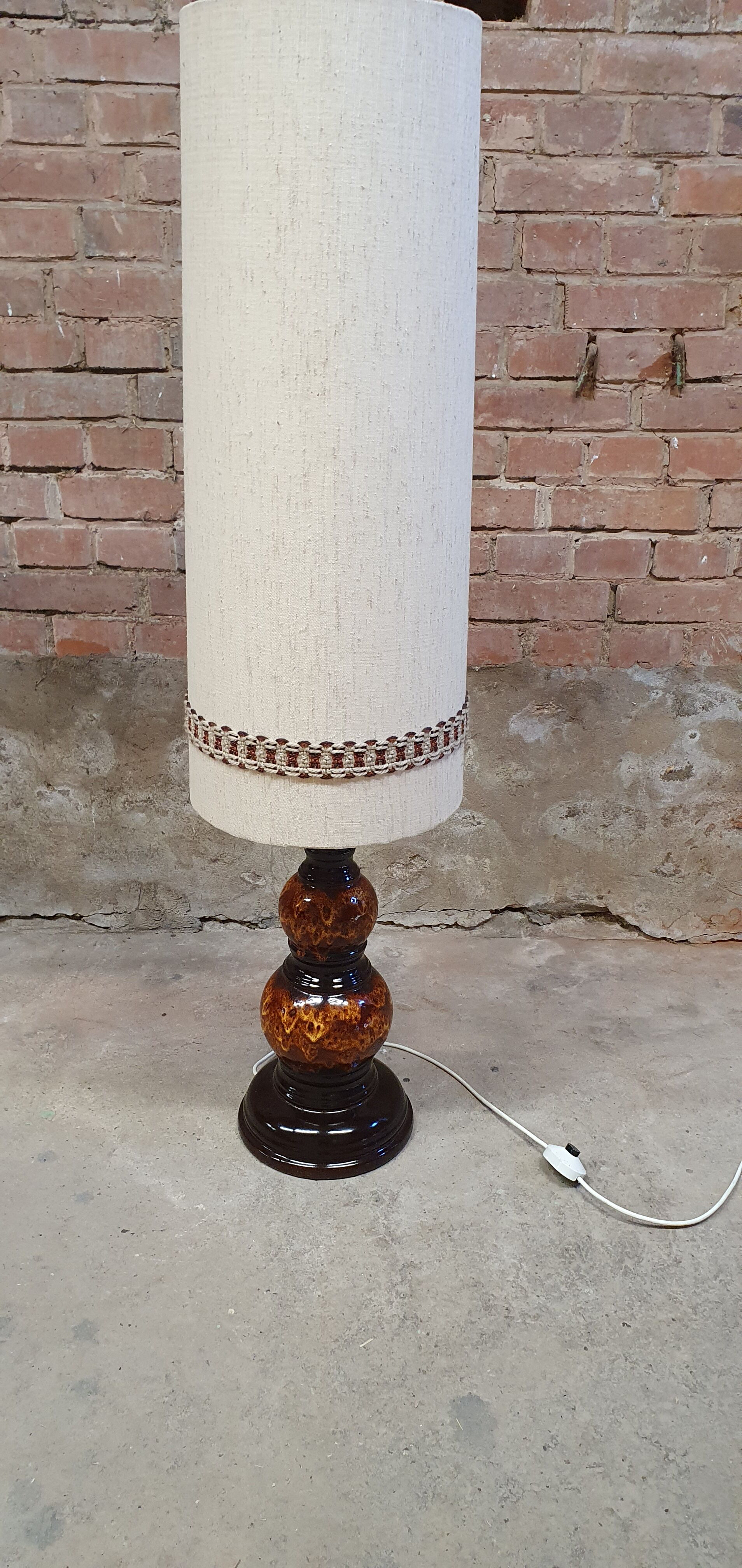 Ceramic foot floor lamp 70"