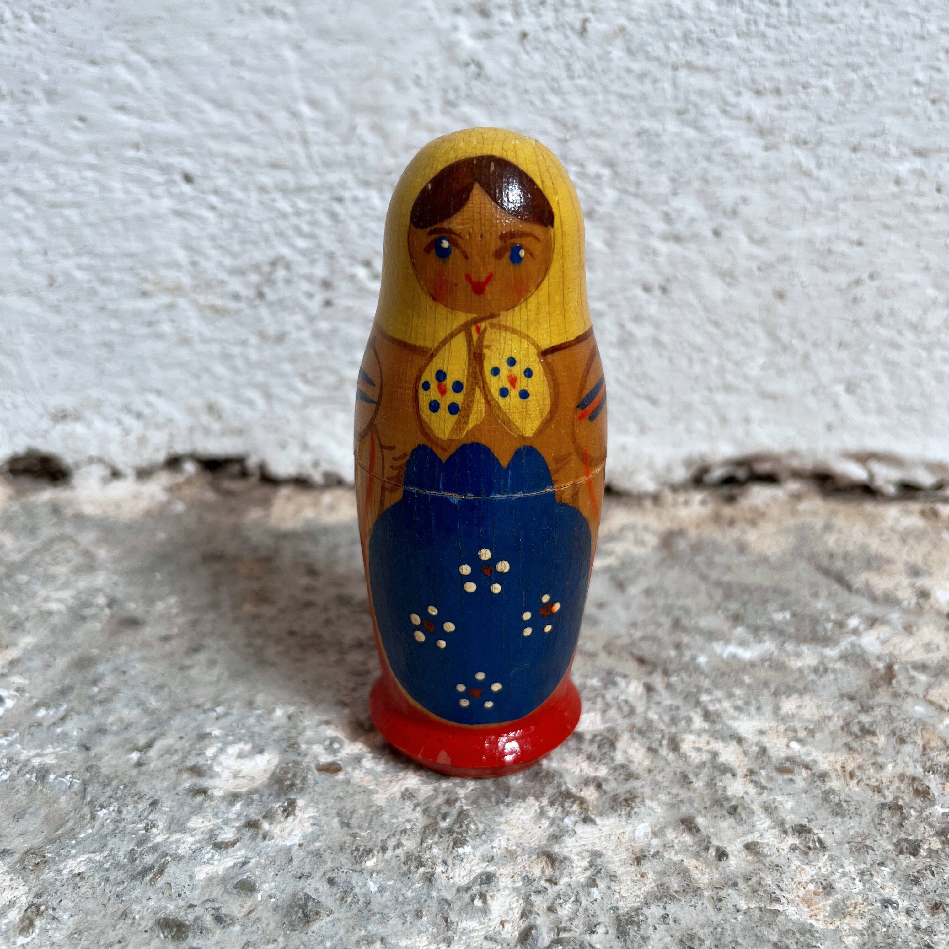 3 Russian matryoshka dolls