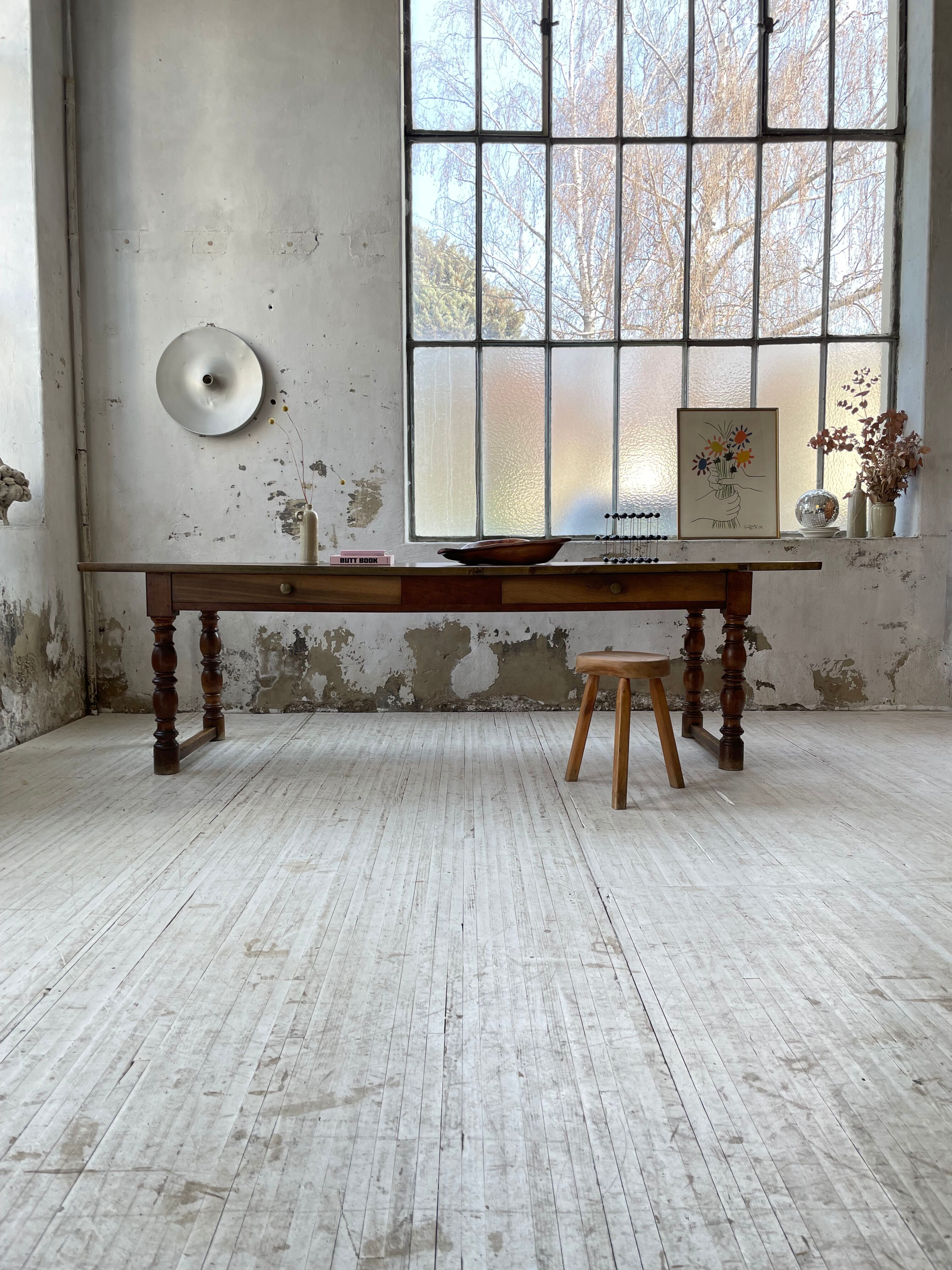 Table of draper firm walnut 260cm