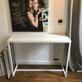 Big Brother Stand Up Table (Zeus)