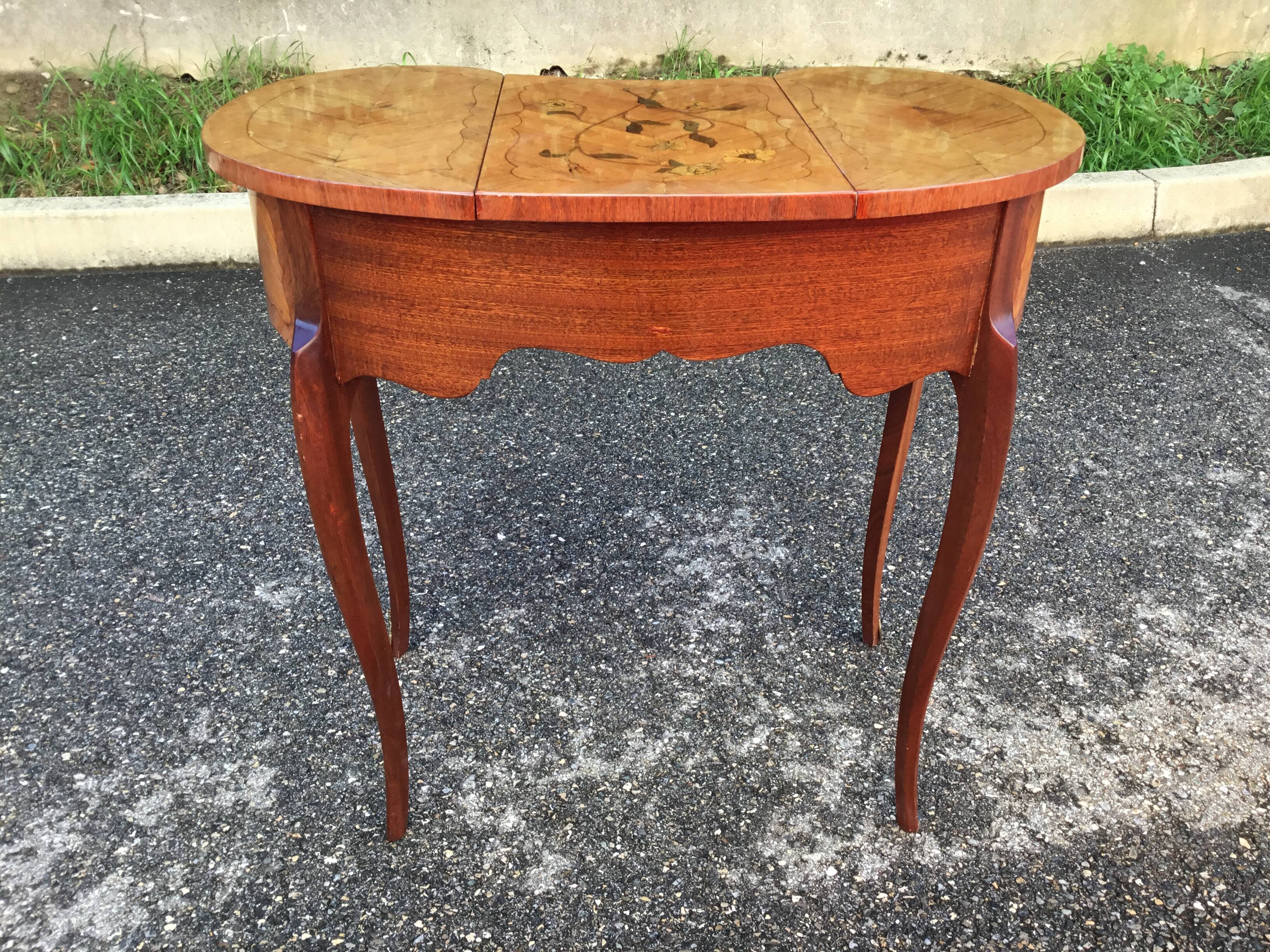 Dressing table marking rosewood