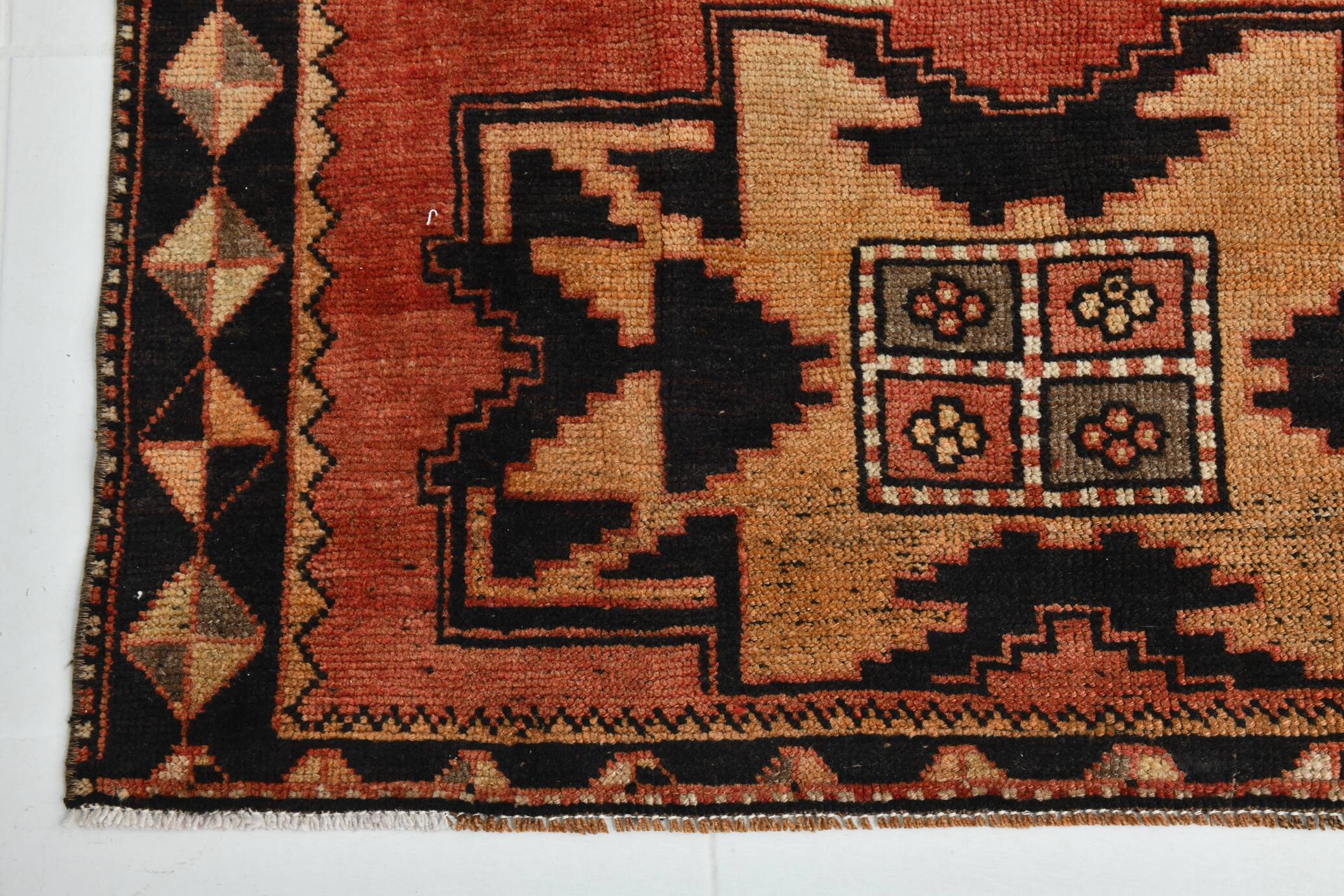 Classic Red & Black Persian Runner Rug, 112x316Cm