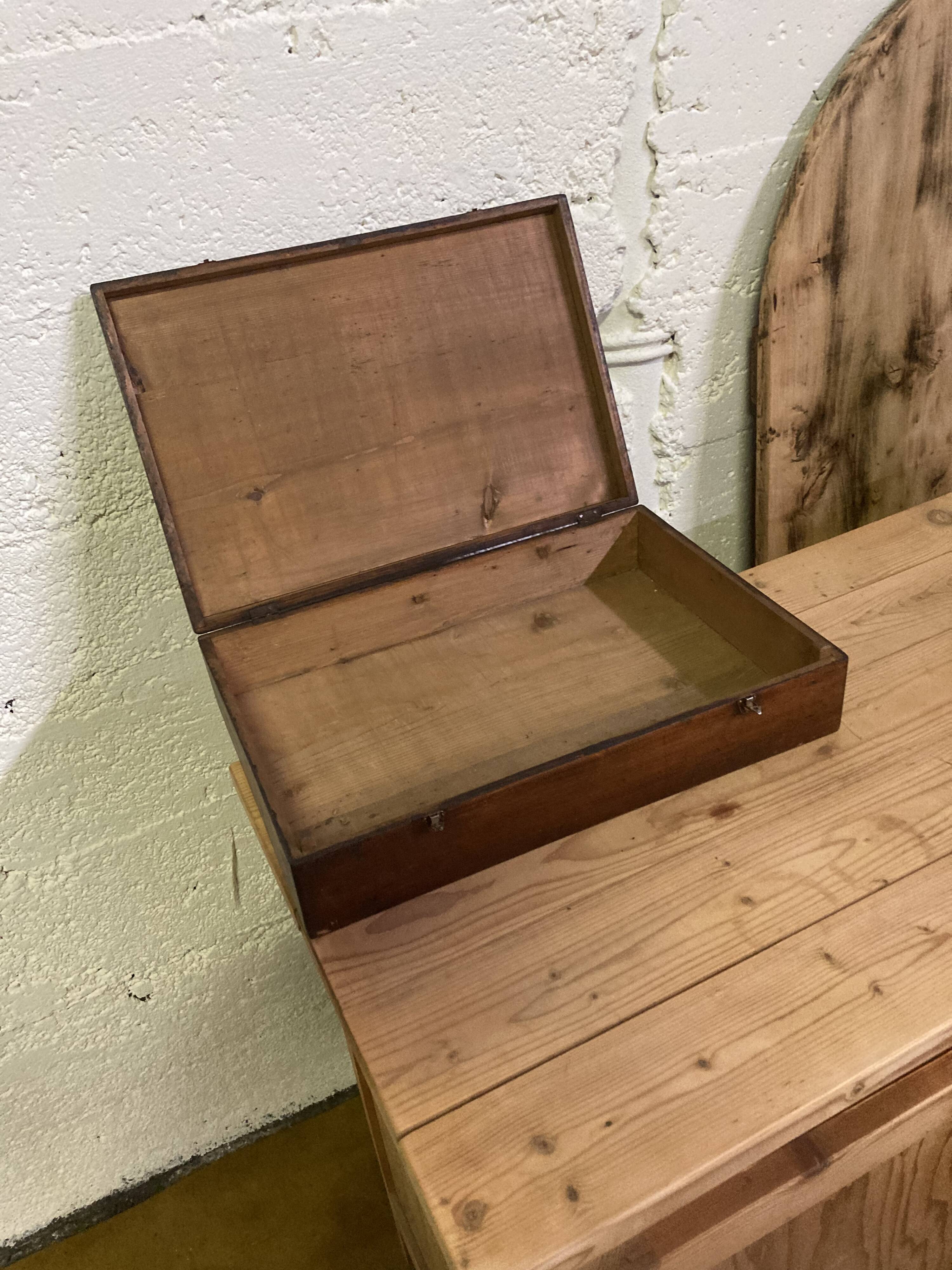 Fine wooden box 19 th