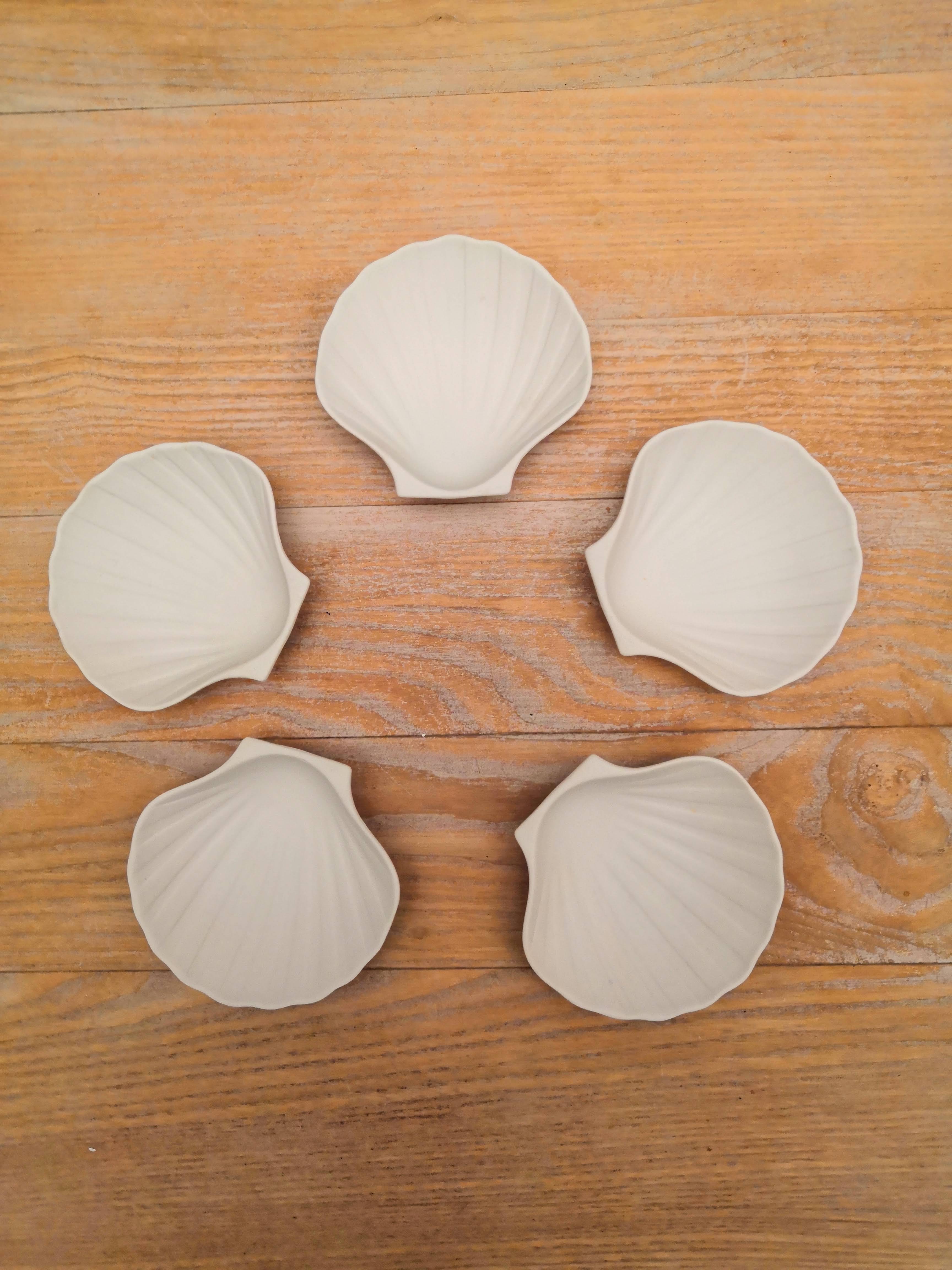 Ceramic bowls