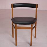 Table and 4 scandinavian encastrable chairs