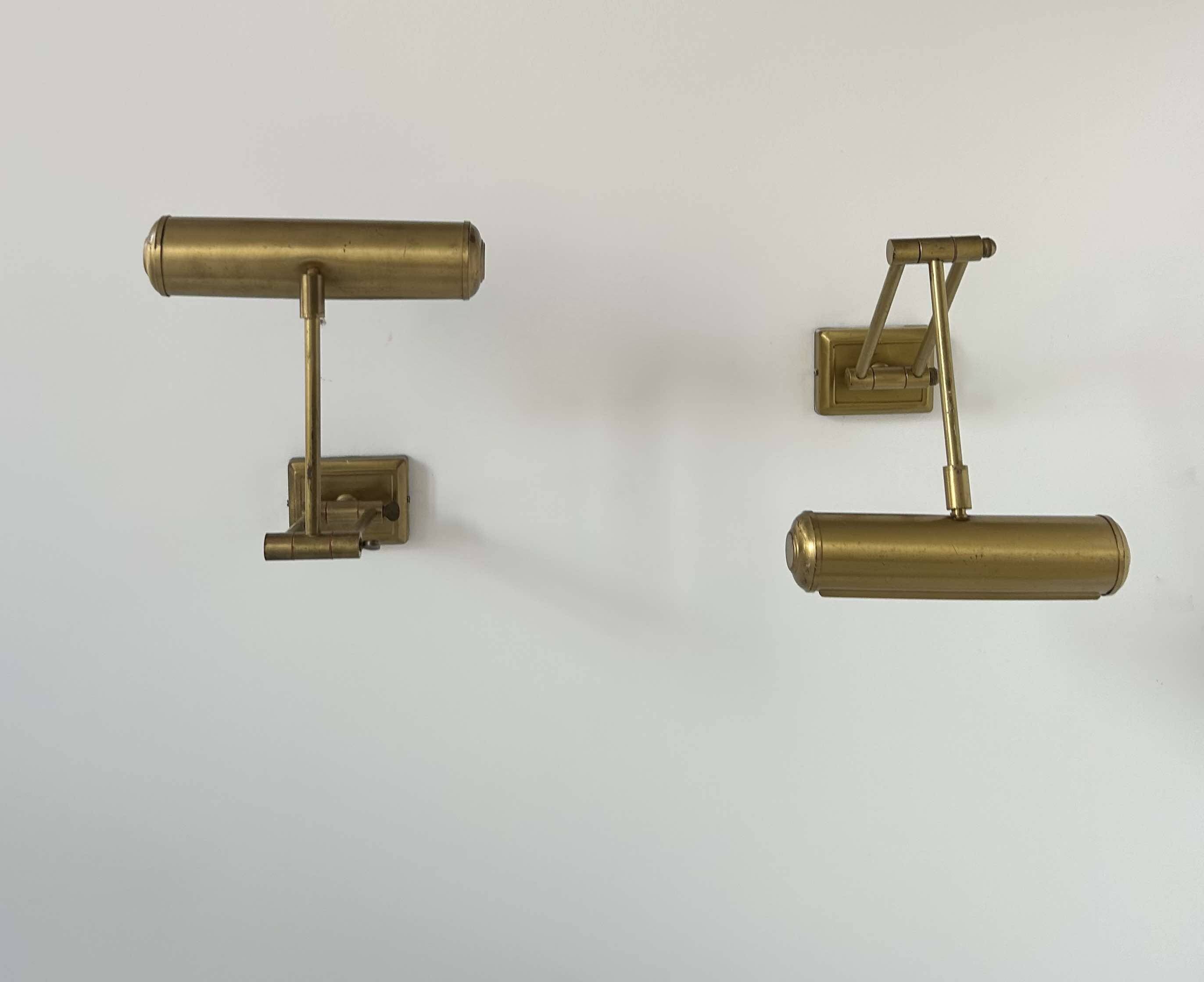 Paire d'appliques orientables, laiton patiné, France 1970