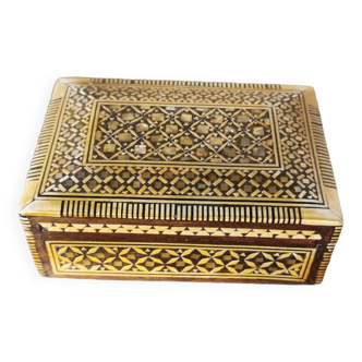 Old Syrian box with wood and mother-of-pearl marquetry