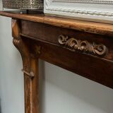 Fireplace mantle