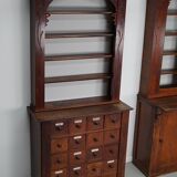 Paire d'armoires / vitrines d'apothicaire en chêne hollandais antiques Art Nouveau vers 1904