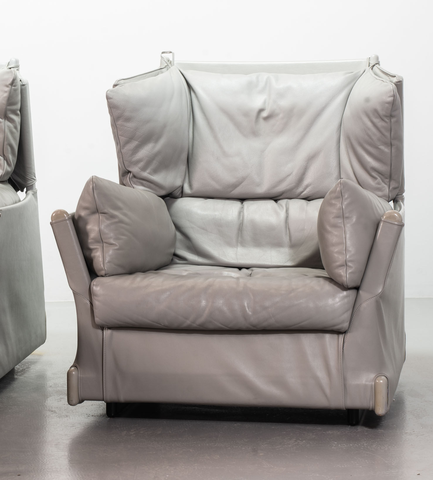 Cassina Lounge Chairs 'Viola d'Amore' by Piero de Martini & Footstool 1970s