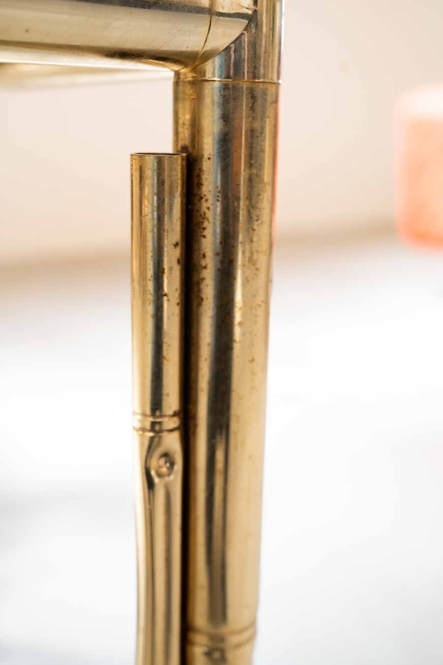 Table peinte en or et 4 chaises en tissu d'origine