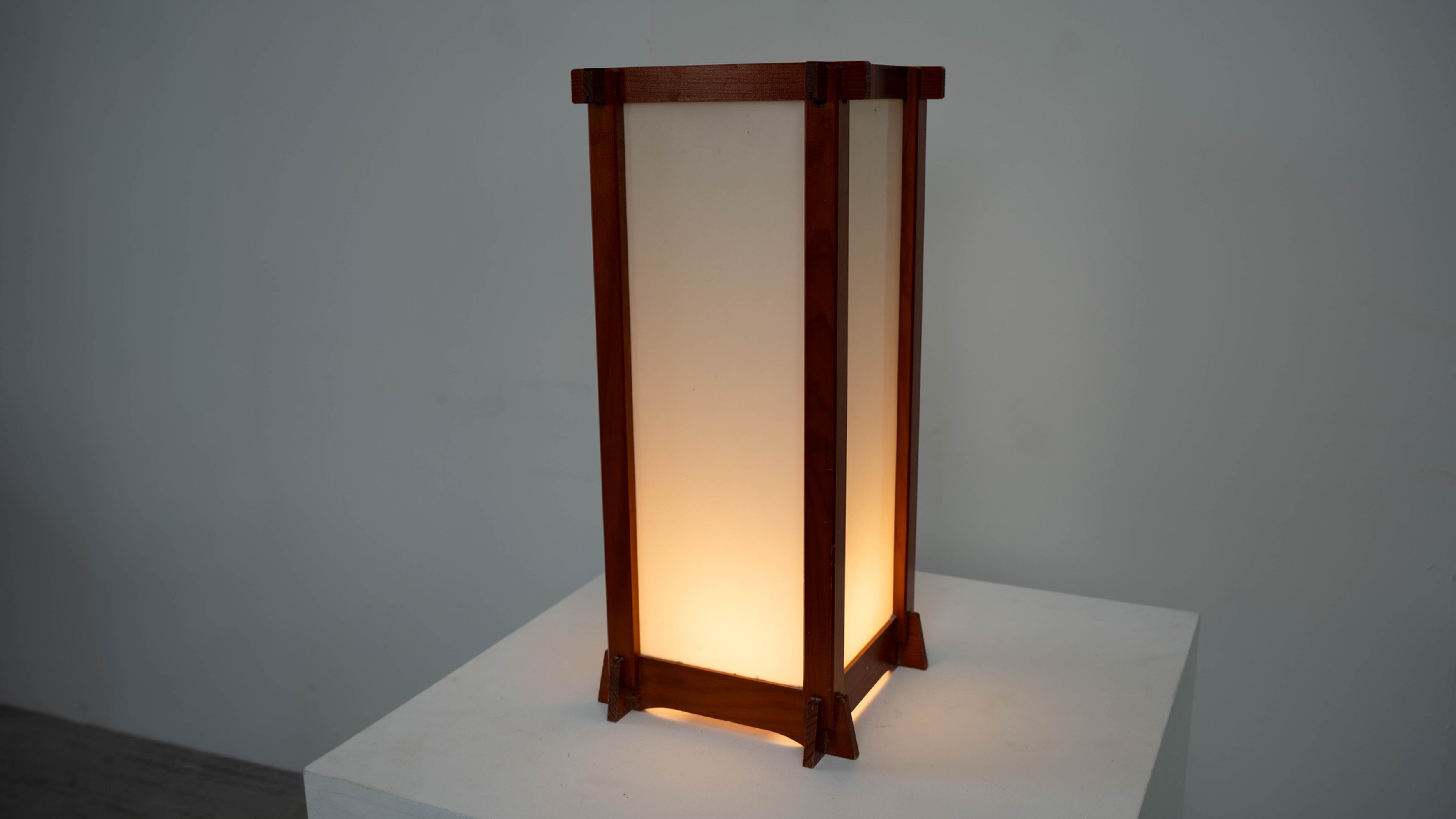 French sculptural table lamp