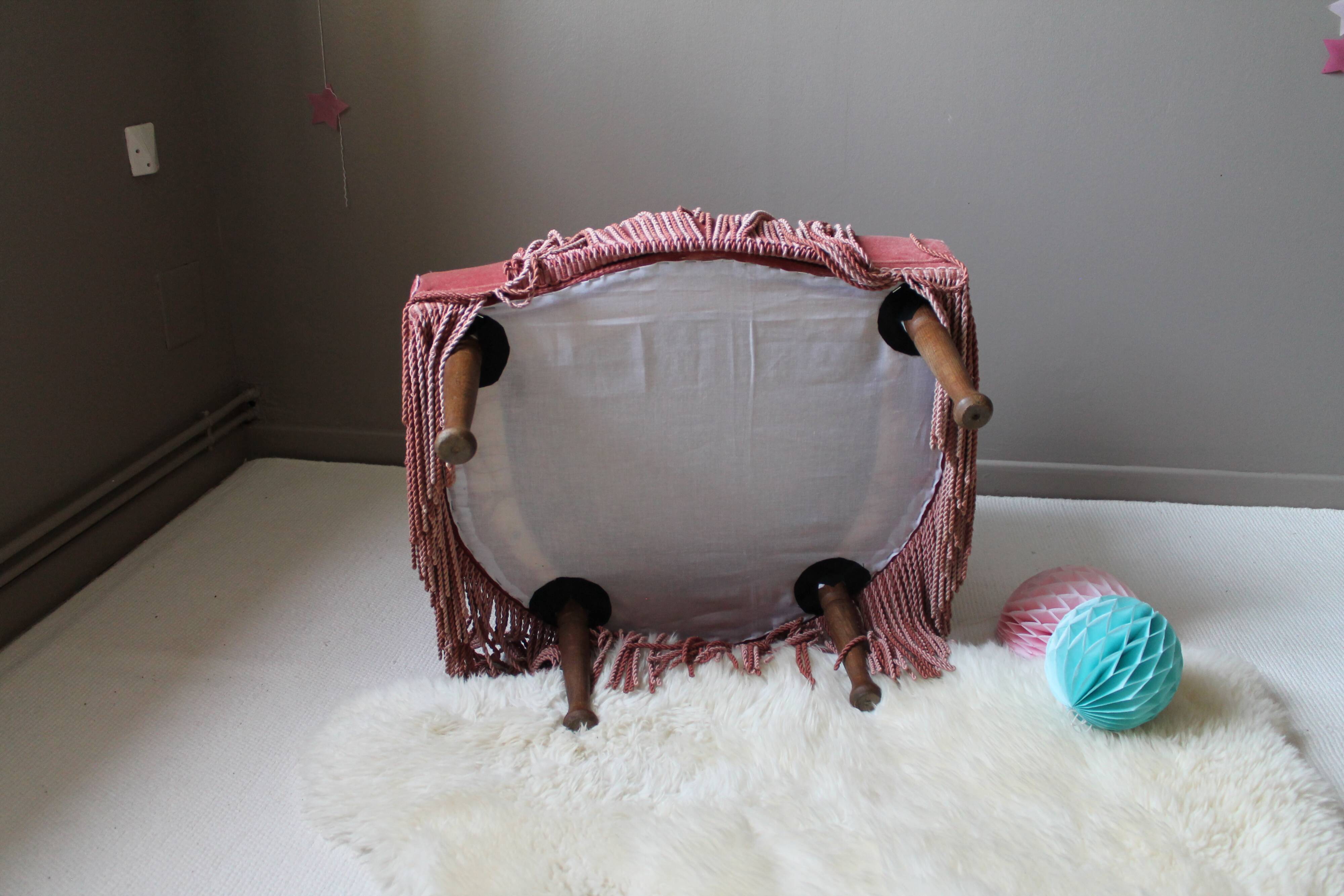 Armchair toad vintage rose powder