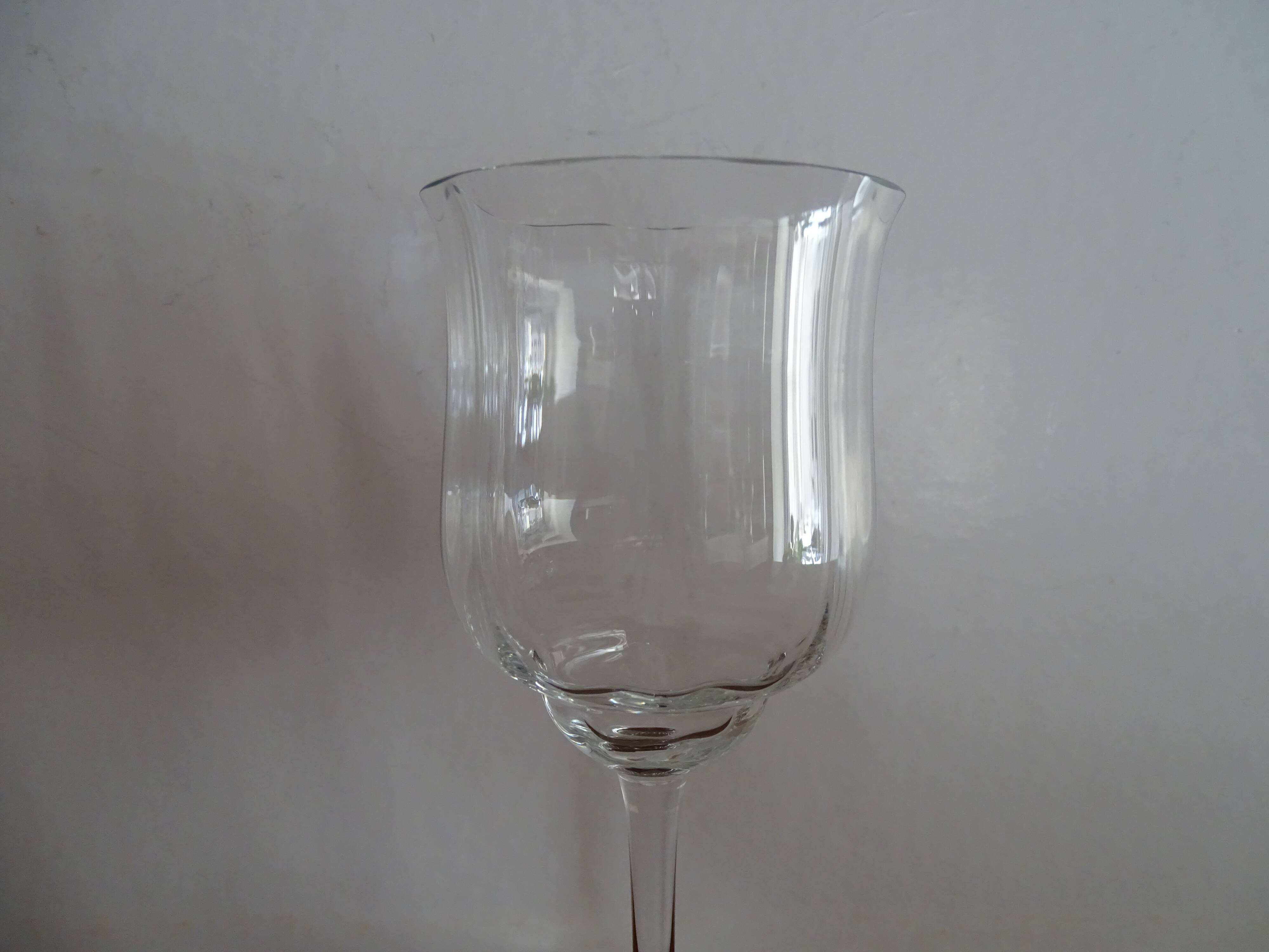 9 Baccarat crystal red wine glasses, Capri model, signed - 15 cm