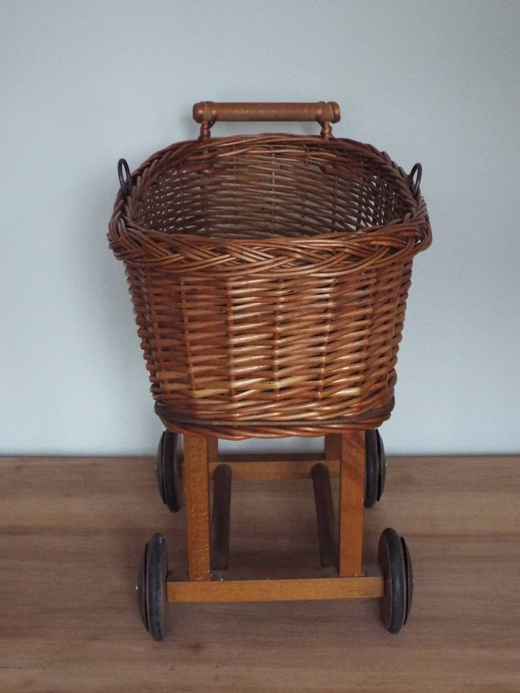 Doll or cuddly toy pram