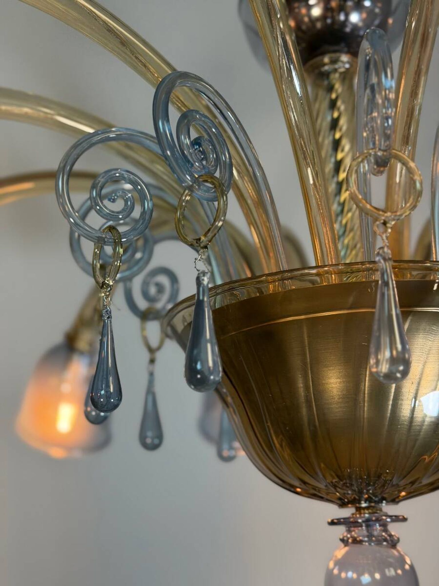 Venetian lustre in two-colour Murano glass, blue and gilded, circa 1990.