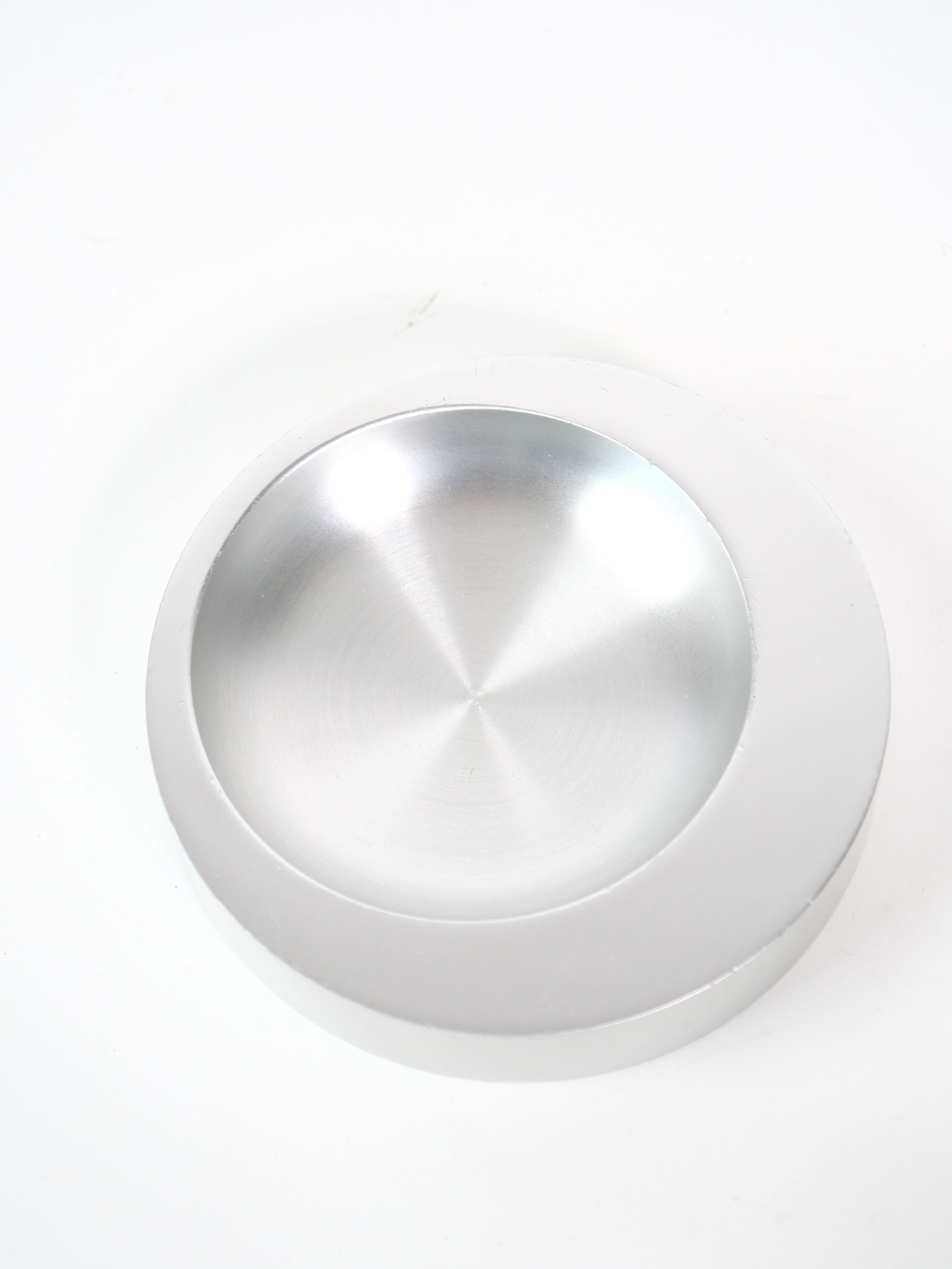 Empty pocket in aluminium
