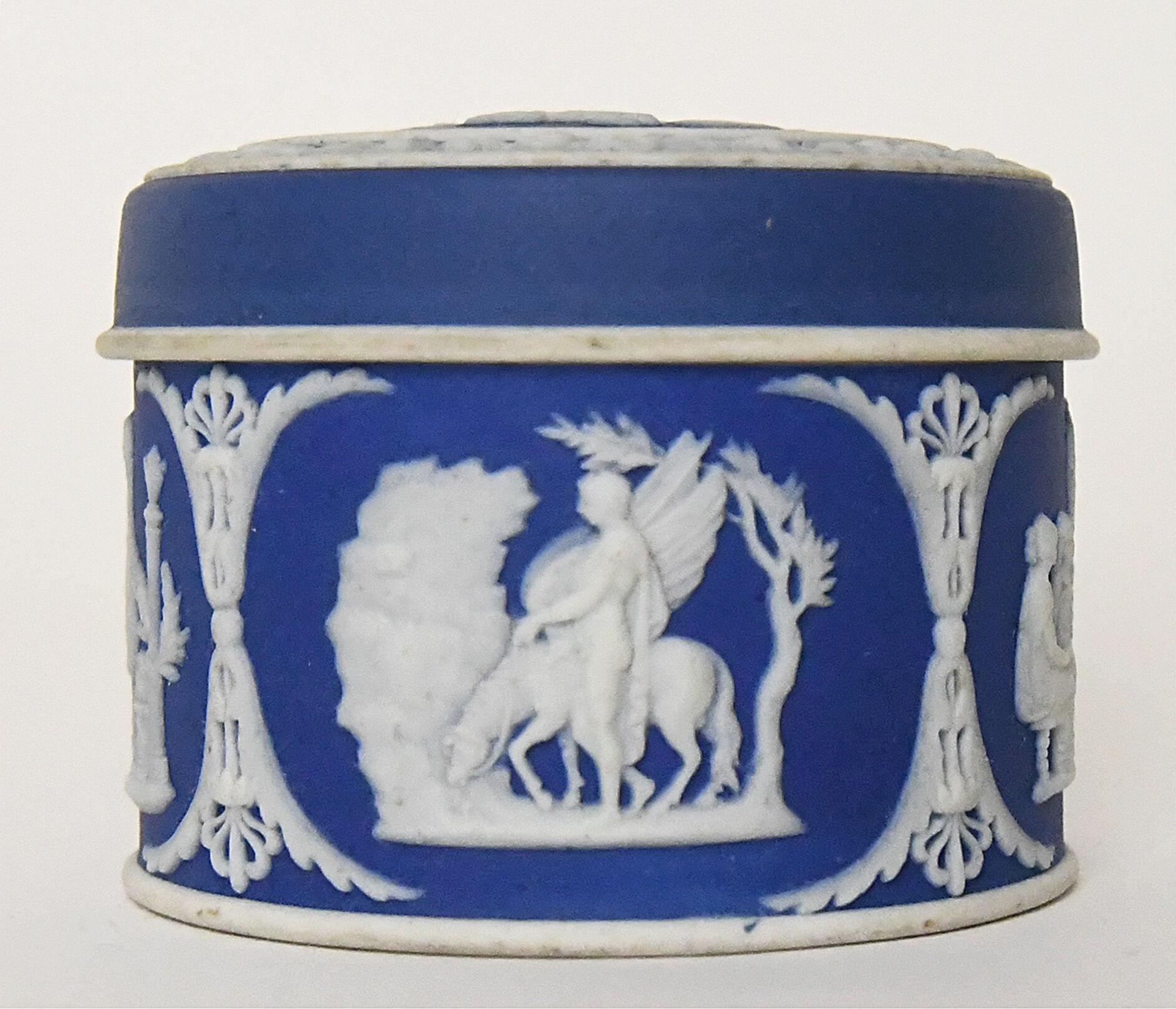 Pair of Wedgwood biscuit boxes with relief decoration of antique scenes
