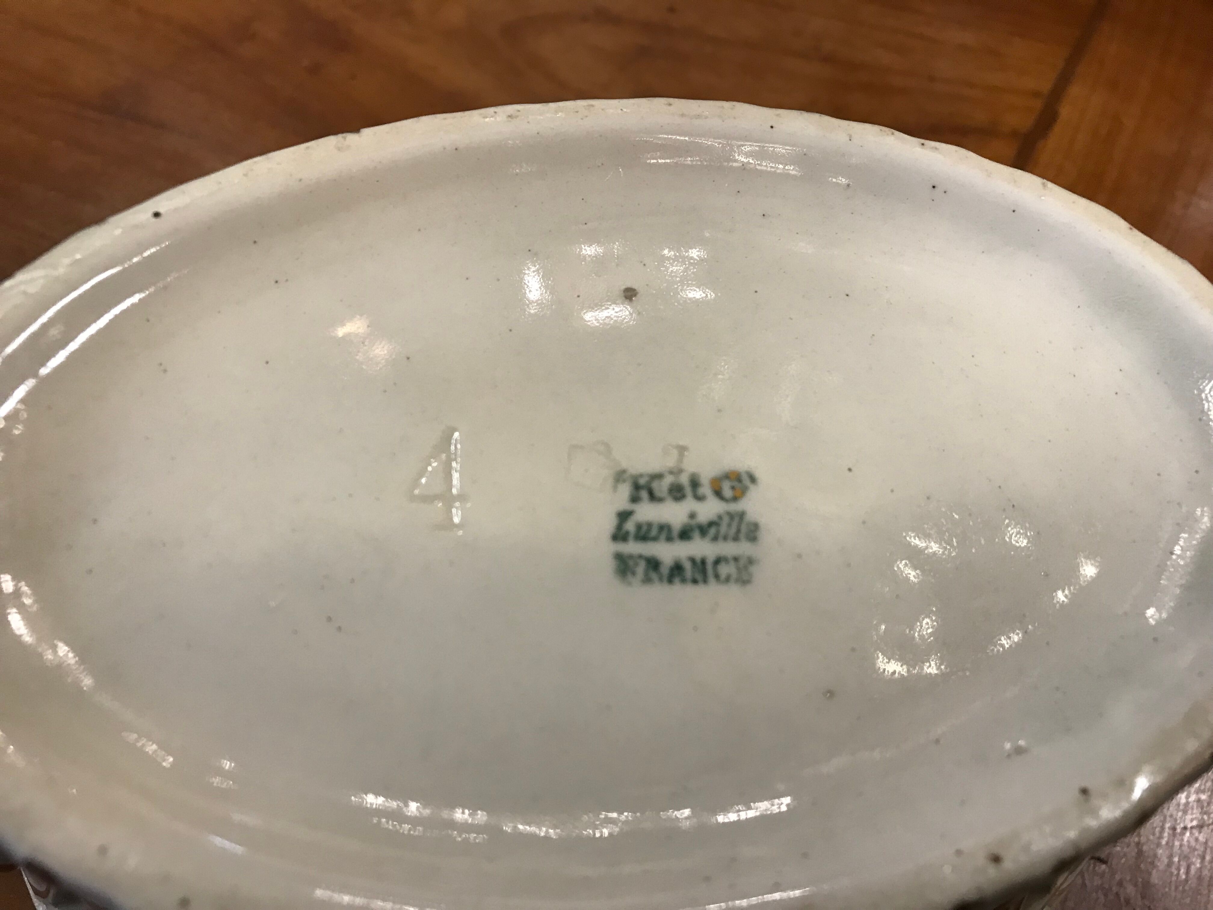 Stamped serrated ramekin Lunéville
