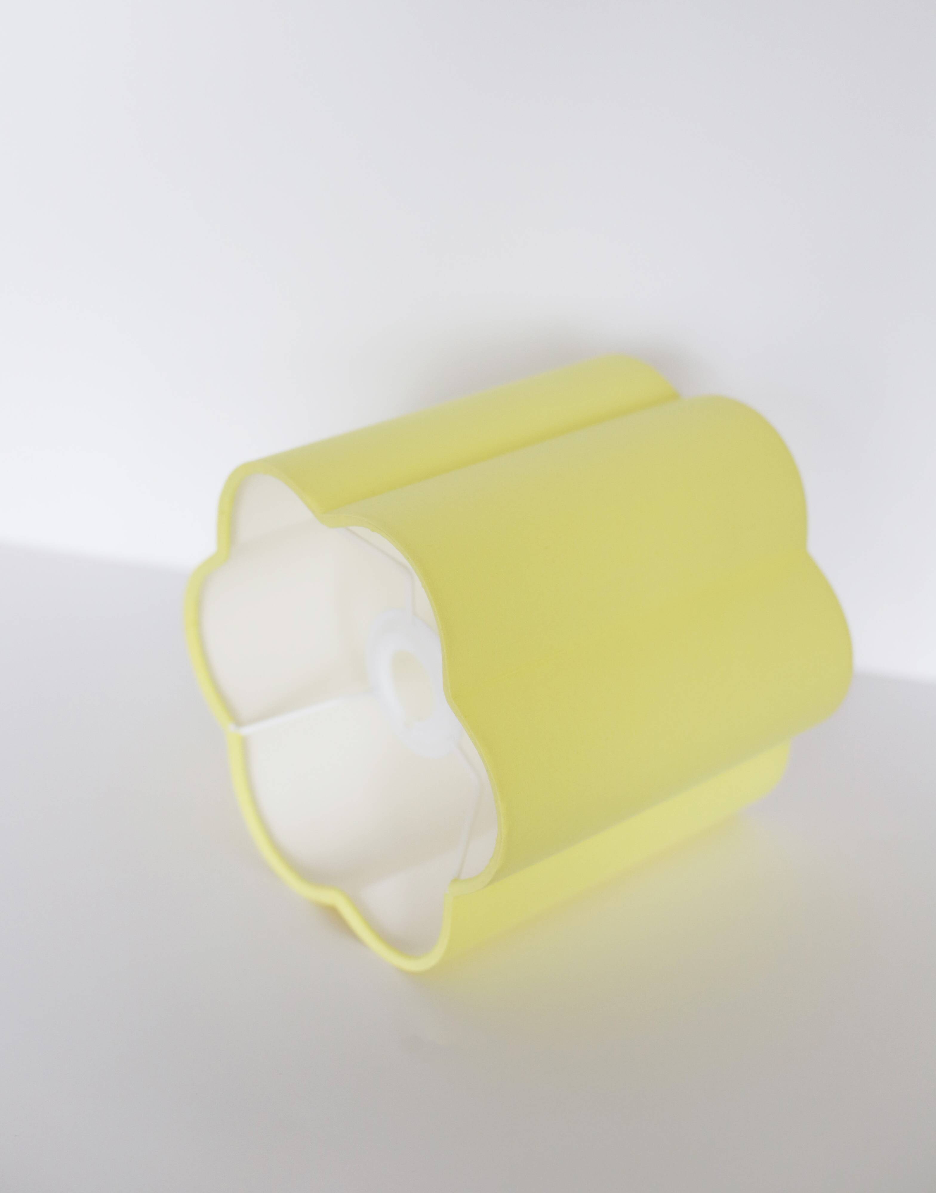 Plain flower-shaped lampshade Flora "Chick Yellow"