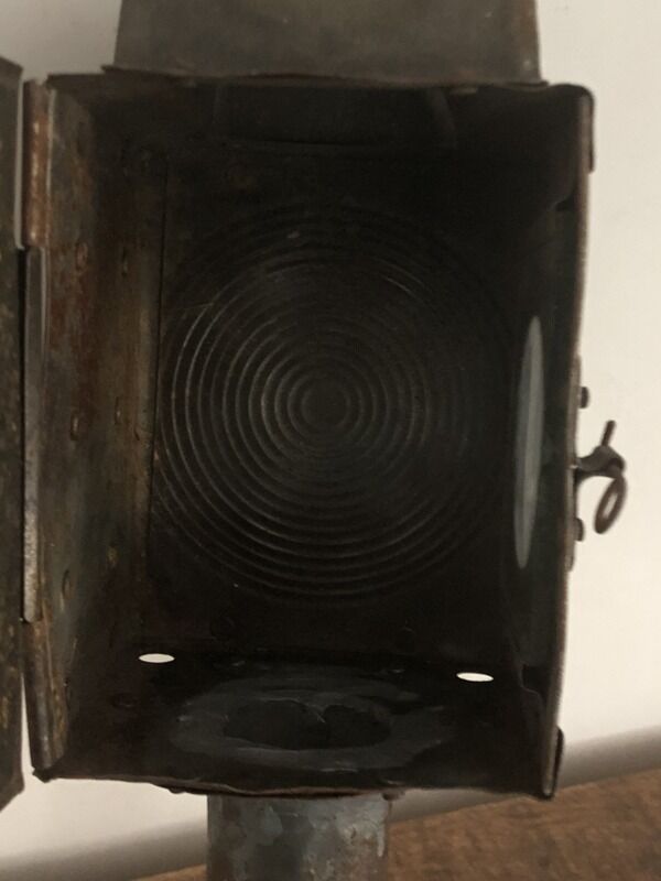 Ancient light carriage lantern